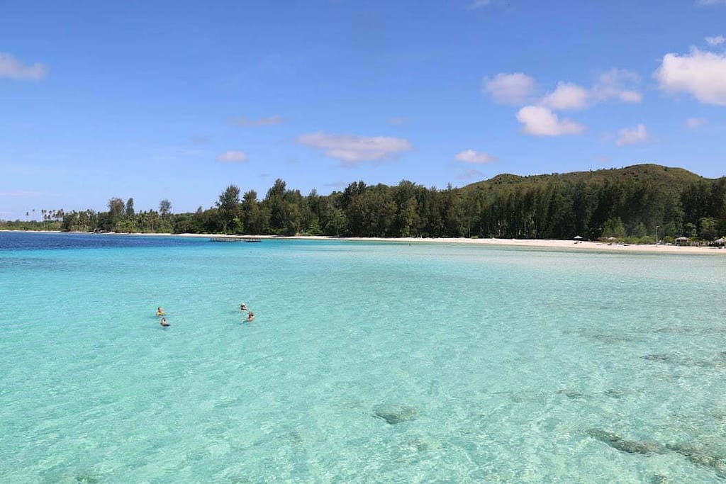 ブル島 ビーチ 水 インドネシア 探検